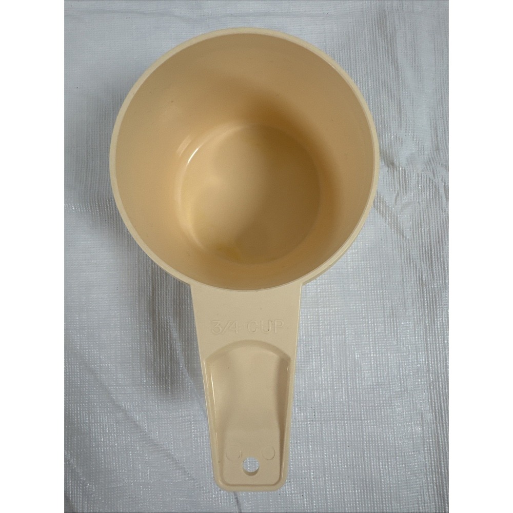 TUPPERWARE Almond 3/4 Cup Measuring Cup 762 Replacement Vintage